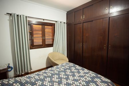 Casa à venda com 320m², 3 quartos e 2 vagas Casa à venda com 320m², 3 quartos e 2 vagasQuarto