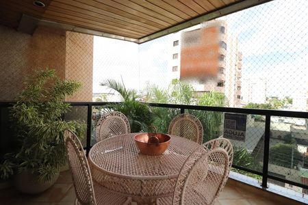 Apartamento para alugar com 204m², 4 quartos e 2 vagasSacada