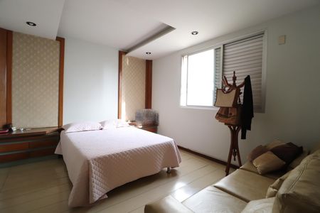 Apartamento para alugar com 204m², 4 quartos e 2 vagas Suíte