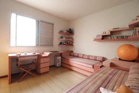 Apartamento para alugar com 204m², 4 quartos e 2 vagasQuarto 2