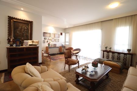 Apartamento para alugar com 204m², 4 quartos e 2 vagasSala