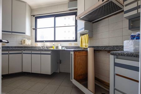 Apartamento à venda com 278m², 4 quartos e 3 vagas Apartamento à venda com 278m², 4 quartos e 3 vagasCozinha