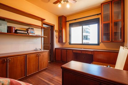 Apartamento à venda com 278m², 4 quartos e 3 vagas Apartamento à venda com 278m², 4 quartos e 3 vagasSuíte 4