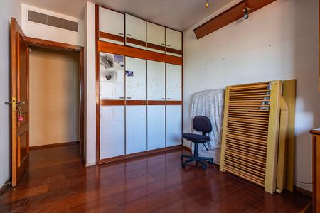 Apartamento à venda com 278m², 4 quartos e 3 vagas Apartamento à venda com 278m², 4 quartos e 3 vagasSuíte 3