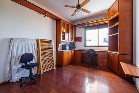 Apartamento à venda com 278m², 4 quartos e 3 vagas Apartamento à venda com 278m², 4 quartos e 3 vagasSuíte 3