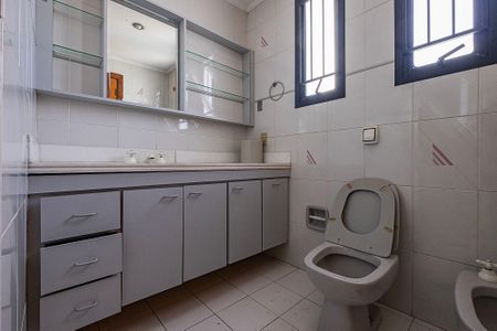 Apartamento à venda com 278m², 4 quartos e 3 vagas Apartamento à venda com 278m², 4 quartos e 3 vagasSuíte 4 - Banheiro
