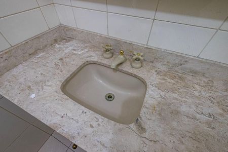 Apartamento à venda com 278m², 4 quartos e 3 vagas Apartamento à venda com 278m², 4 quartos e 3 vagasSuíte 3 - Banheiro