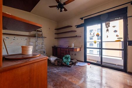 Apartamento à venda com 278m², 4 quartos e 3 vagas Apartamento à venda com 278m², 4 quartos e 3 vagasSuíte 2