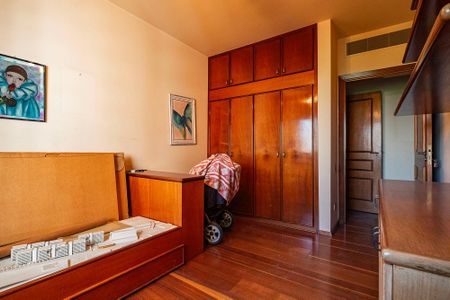 Apartamento à venda com 278m², 4 quartos e 3 vagas Apartamento à venda com 278m², 4 quartos e 3 vagasSuíte 4