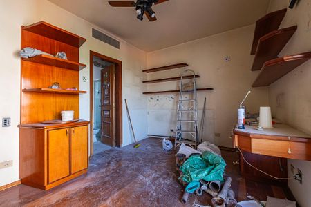 Apartamento à venda com 278m², 4 quartos e 3 vagas Apartamento à venda com 278m², 4 quartos e 3 vagasSuíte 2