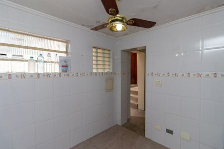 Casa de condomínio à venda com 353m², 3 quartos e 2 vagas Casa de condomínio à venda com 353m², 3 quartos e 2 vagasQuarto de Serviço