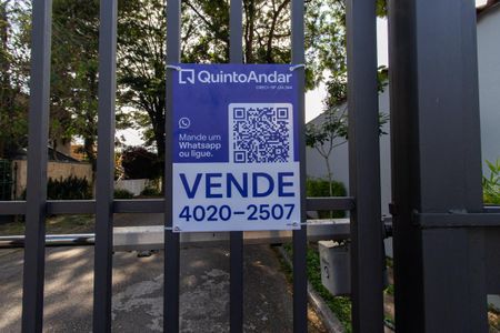 Casa de condomínio à venda com 353m², 3 quartos e 2 vagas Casa de condomínio à venda com 353m², 3 quartos e 2 vagasPlaca