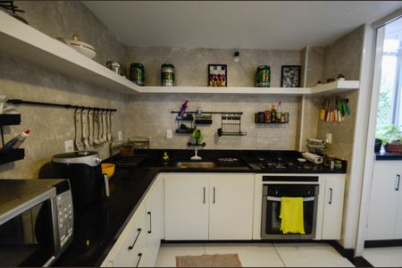 Apartamento à venda com 83m², 2 quartos e 1 vagaCozinha