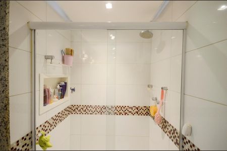 Apartamento à venda com 83m², 2 quartos e 1 vagaBanheiro da Suíte