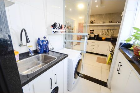 Apartamento à venda com 83m², 2 quartos e 1 vagaÁrea de Serviço