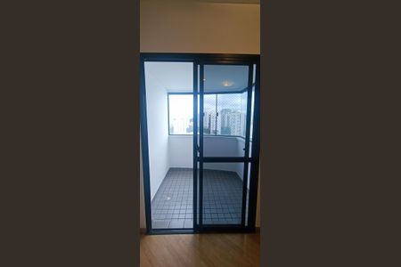 Apartamento para alugar com 52m², 2 quartos e 1 vaga Apartamento para alugar com 52m², 2 quartos e 1 vagaVaranda