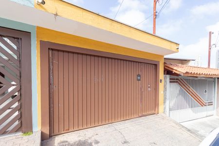 Casa à venda com 208m², 4 quartos e 4 vagas Casa à venda com 208m², 4 quartos e 4 vagasFachada