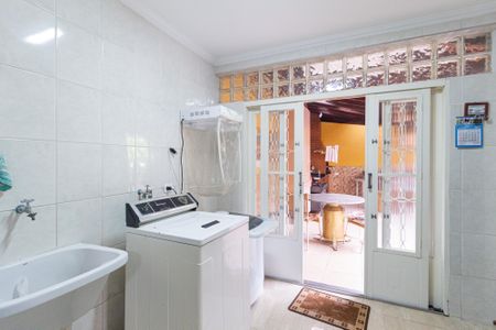 Casa à venda com 208m², 4 quartos e 4 vagas Casa à venda com 208m², 4 quartos e 4 vagasÁrea de serviço