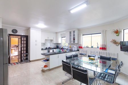 Casa à venda com 208m², 4 quartos e 4 vagas Casa à venda com 208m², 4 quartos e 4 vagasCozinha