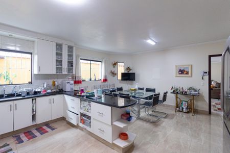 Casa à venda com 208m², 4 quartos e 4 vagas Casa à venda com 208m², 4 quartos e 4 vagasCozinha