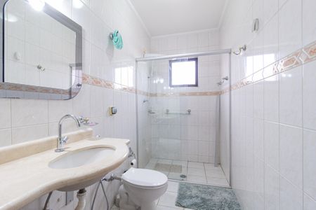 Casa à venda com 208m², 4 quartos e 4 vagas Casa à venda com 208m², 4 quartos e 4 vagasBanheiro da suíte 3