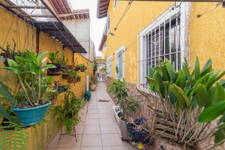 Casa à venda com 208m², 4 quartos e 4 vagas Casa à venda com 208m², 4 quartos e 4 vagasQuintal