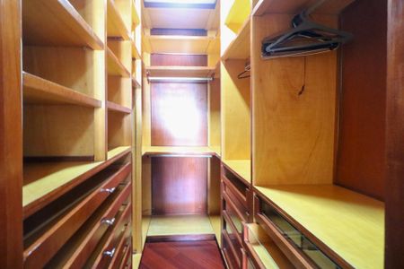 Apartamento para alugar com 127m², 3 quartos e 1 vaga Apartamento para alugar com 127m², 3 quartos e 1 vagaSuíte