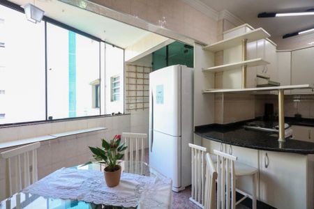 Apartamento para alugar com 127m², 3 quartos e 1 vaga Apartamento para alugar com 127m², 3 quartos e 1 vagaCozinha