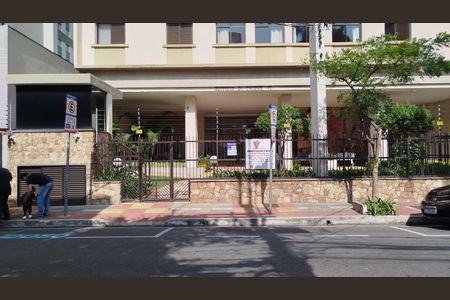 Apartamento para alugar com 127m², 3 quartos e 1 vaga Apartamento para alugar com 127m², 3 quartos e 1 vagaFachada - Placa
