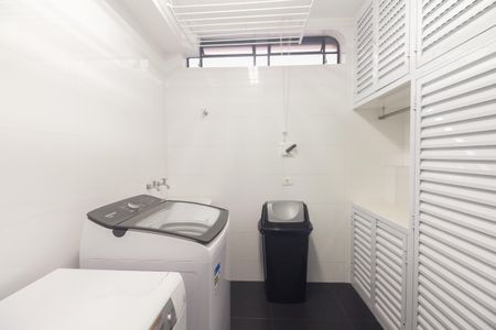 Casa à venda com 180m², 3 quartos e 1 vagaÁrea de Serviço