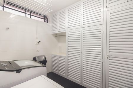 Casa à venda com 180m², 3 quartos e 1 vagaÁrea de Serviço