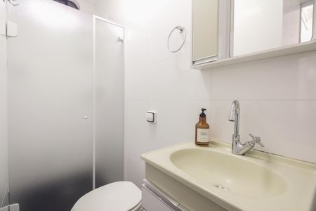 Casa à venda com 180m², 3 quartos e 1 vagaÁrea de Serviço - Banheiro de Serviço