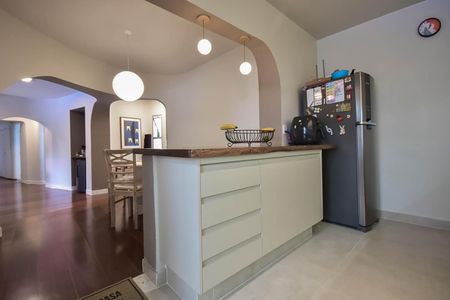 Apartamento à venda com 102m², 2 quartos e 2 vagasCozinha