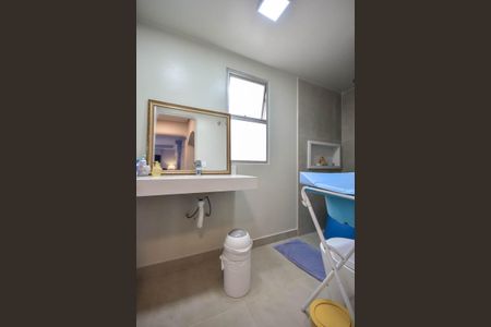 Apartamento à venda com 102m², 2 quartos e 2 vagasBanheiro