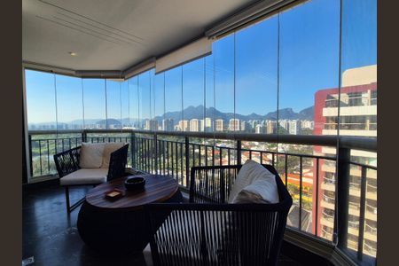 Apartamento à venda com 169m², 2 quartos e 1 vagaVaranda