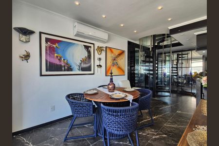 Apartamento à venda com 169m², 2 quartos e 1 vagaSala