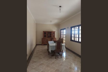 Casa à venda com 450m², 4 quartos e 8 vagas Casa à venda com 450m², 4 quartos e 8 vagasFoto 02