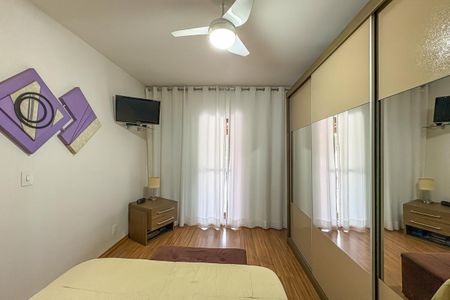 Casa à venda com 160m², 3 quartos e 2 vagas Casa à venda com 160m², 3 quartos e 2 vagasQuarto 1