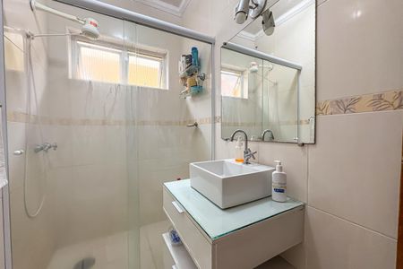 Casa à venda com 160m², 3 quartos e 2 vagas Casa à venda com 160m², 3 quartos e 2 vagasBanheiro Social