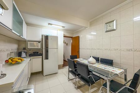 Casa à venda com 160m², 3 quartos e 2 vagas Casa à venda com 160m², 3 quartos e 2 vagasCozinha