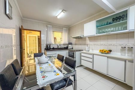 Casa à venda com 160m², 3 quartos e 2 vagas Casa à venda com 160m², 3 quartos e 2 vagasCozinha