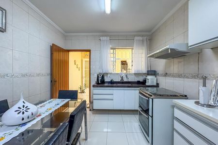 Casa à venda com 160m², 3 quartos e 2 vagas Casa à venda com 160m², 3 quartos e 2 vagasCozinha