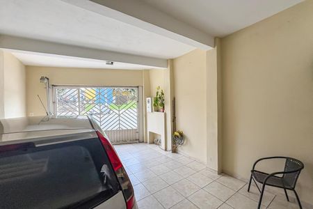 Casa à venda com 160m², 3 quartos e 2 vagas Casa à venda com 160m², 3 quartos e 2 vagasGaragem