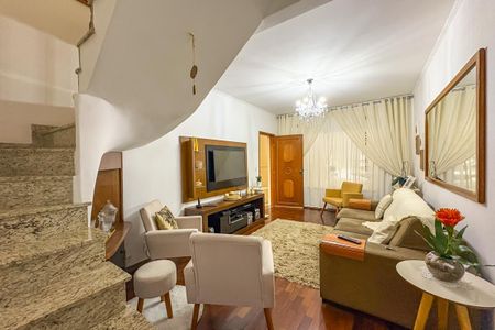 Casa à venda com 160m², 3 quartos e 2 vagas Casa à venda com 160m², 3 quartos e 2 vagasSala