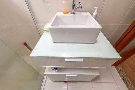 Casa à venda com 160m², 3 quartos e 2 vagas Casa à venda com 160m², 3 quartos e 2 vagasBanheiro Social