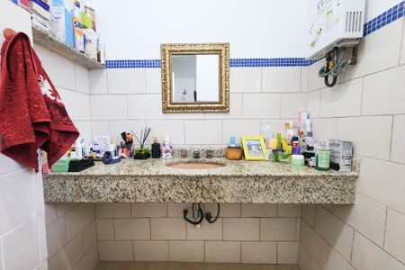 Apartamento à venda com 83m², 2 quartos e 1 vaga Apartamento à venda com 83m², 2 quartos e 1 vagaBanheiro