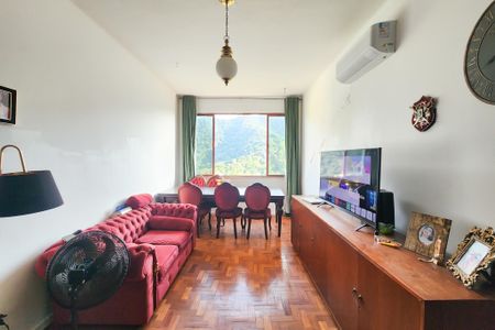 Apartamento à venda com 83m², 2 quartos e 1 vaga Apartamento à venda com 83m², 2 quartos e 1 vagaSala