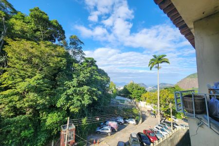 Apartamento à venda com 83m², 2 quartos e 1 vaga Apartamento à venda com 83m², 2 quartos e 1 vagaVista