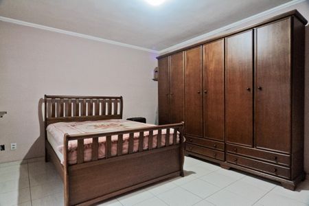 Casa para alugar com 179m², 4 quartos e 7 vagasSuíte