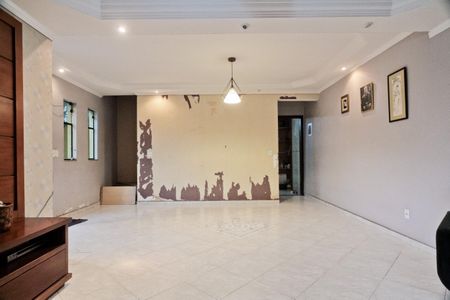 Casa para alugar com 179m², 4 quartos e 7 vagasSala